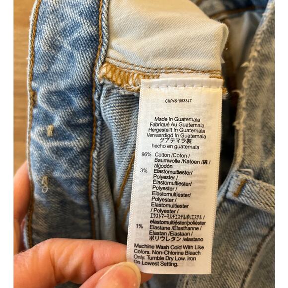 Madewell The Curvy Mom Jean Size 26 Light Wash Straight Distressed High Rise - Picture 5 of 8